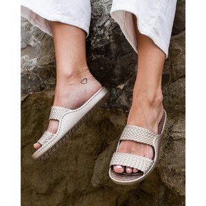 Billabong Casual Water Friendly Sandal Slides Flip Flops Platinum Color Size 7